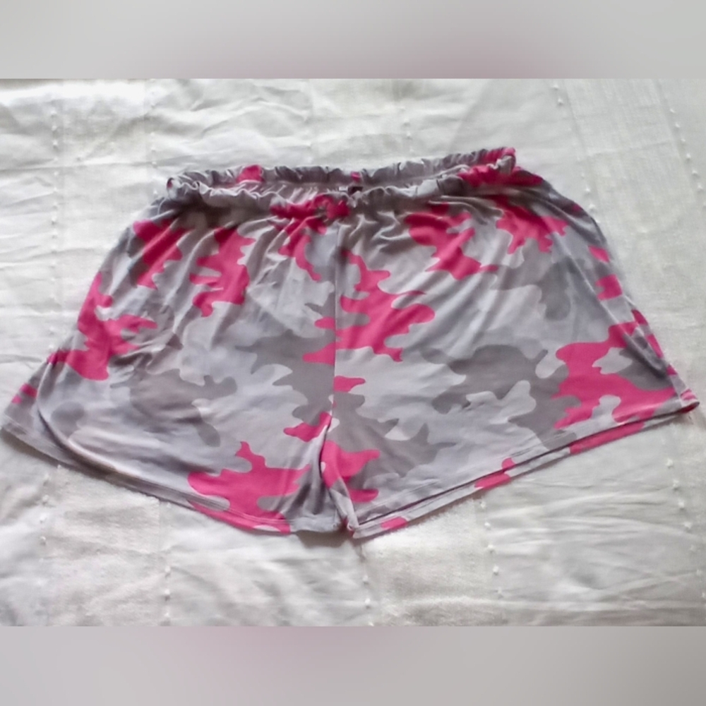 JACLYN INTIMATES EUC Women's, Size 2X Pink and Gray Camo Shorts